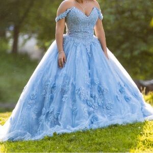 This is a sweet 16/15 sky blue dress